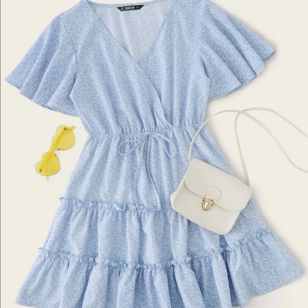 NWOT: Blue, flutter sleeve, frill trim, ditsy, floral dress